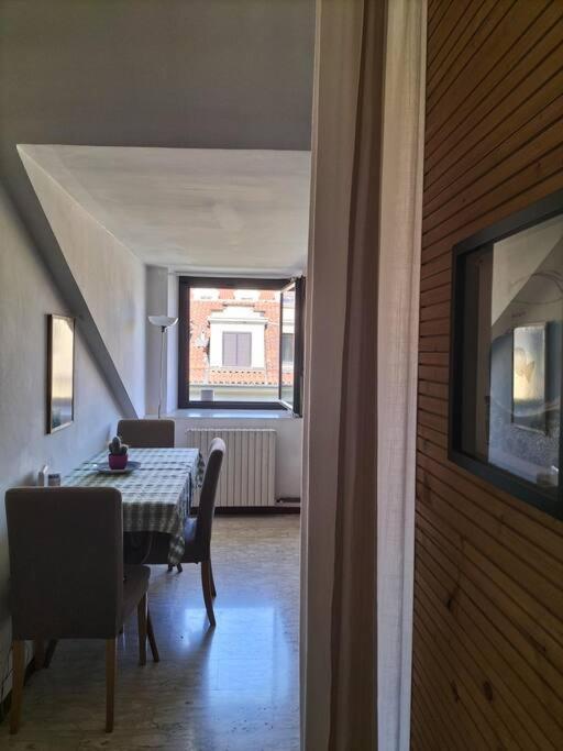 토리노 La Casa Di Marta - Ampia Ed Accogliente Mansarda In Piazza Statuto 아파트 외부 사진