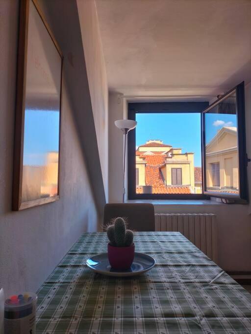 토리노 La Casa Di Marta - Ampia Ed Accogliente Mansarda In Piazza Statuto 아파트 외부 사진